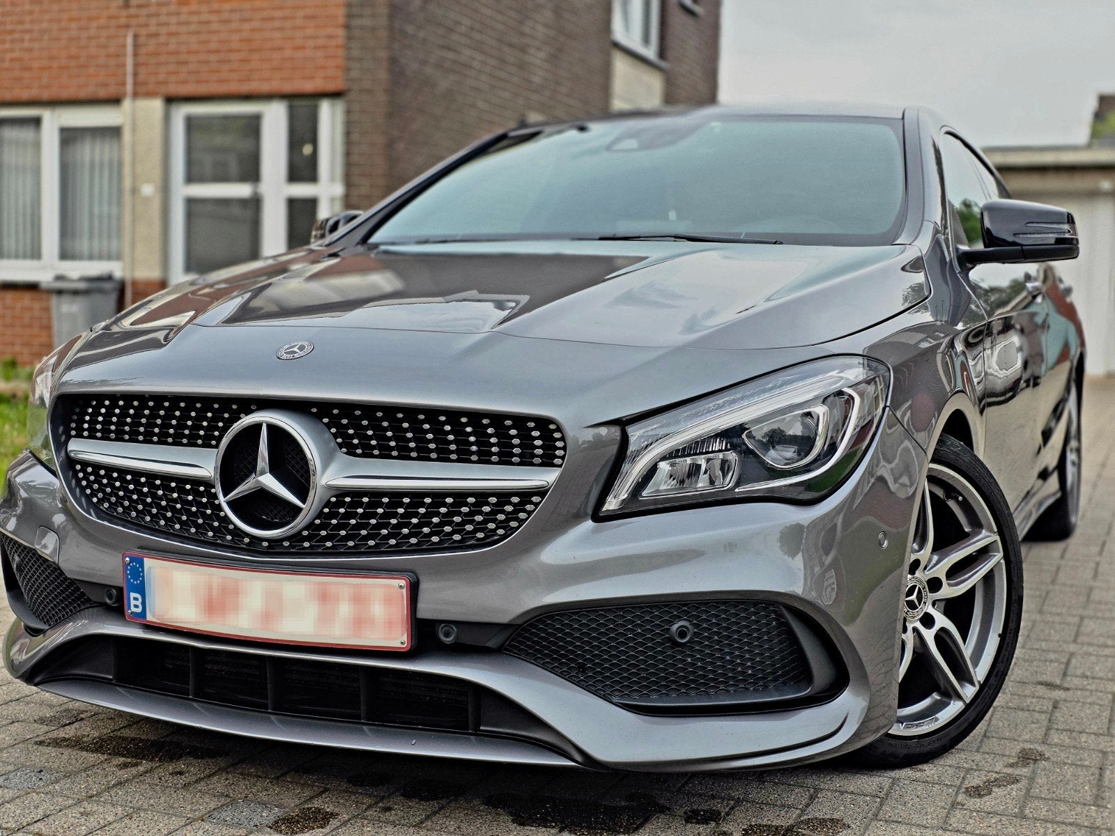 Mercedes-Benz CLA 180 essence. *PAQUET AMG*, Achat, Euro 6, Entretenue par le concessionnaire, Noir