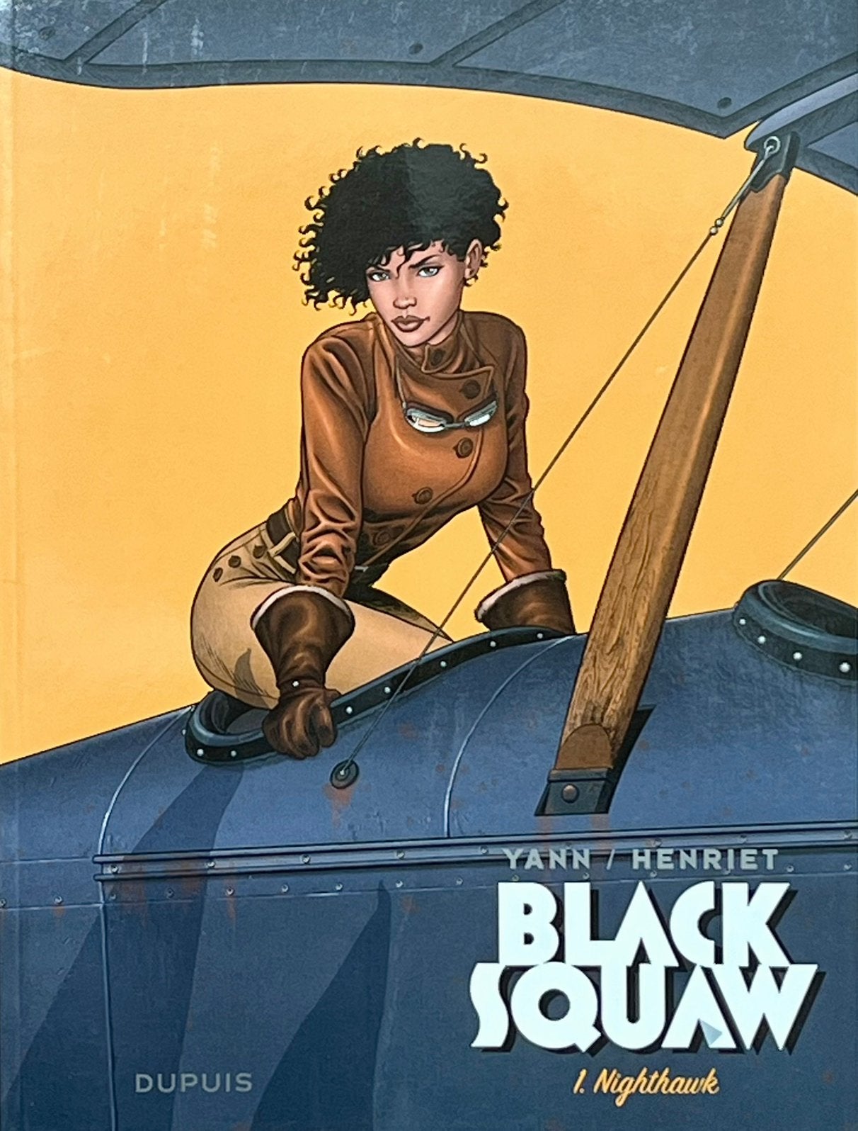Black Squaw - nr. 1 - Nighthawk - Gekreukte cover (zie foto), Une BD, Enlèvement ou Envoi, Comme neuf