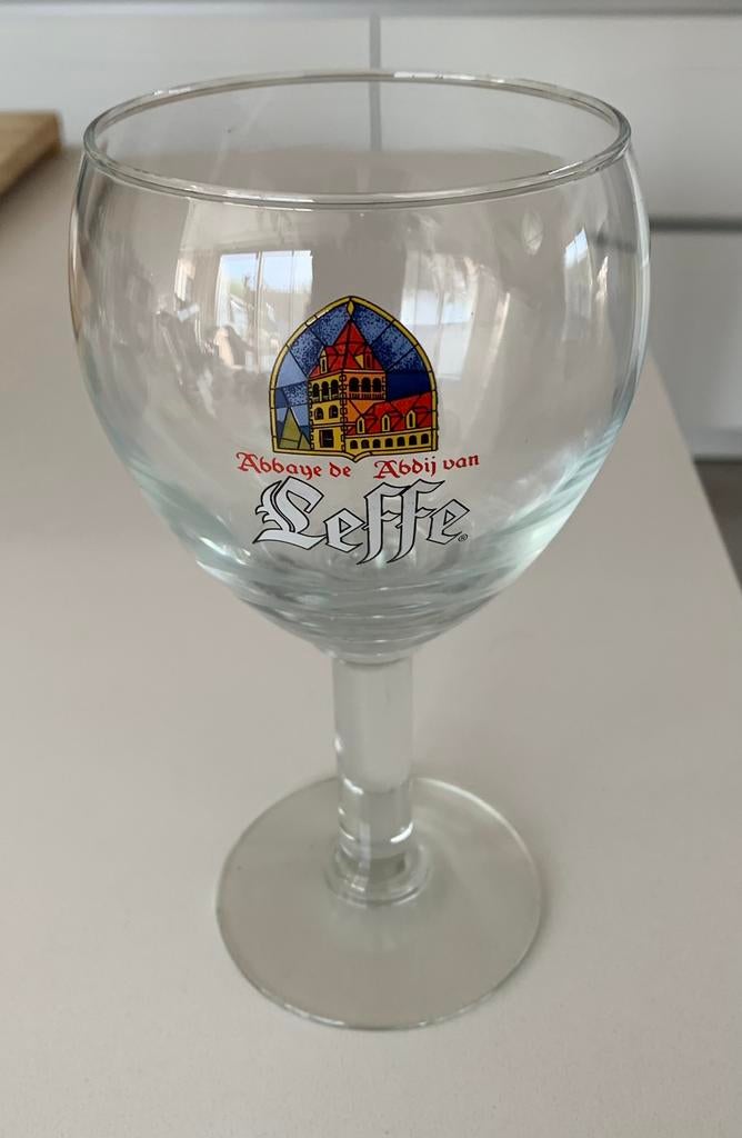 6 Leffe glazen in bewaar-doos., Verzamelen, Glas en Drinkglazen, Ophalen, Zo goed als nieuw