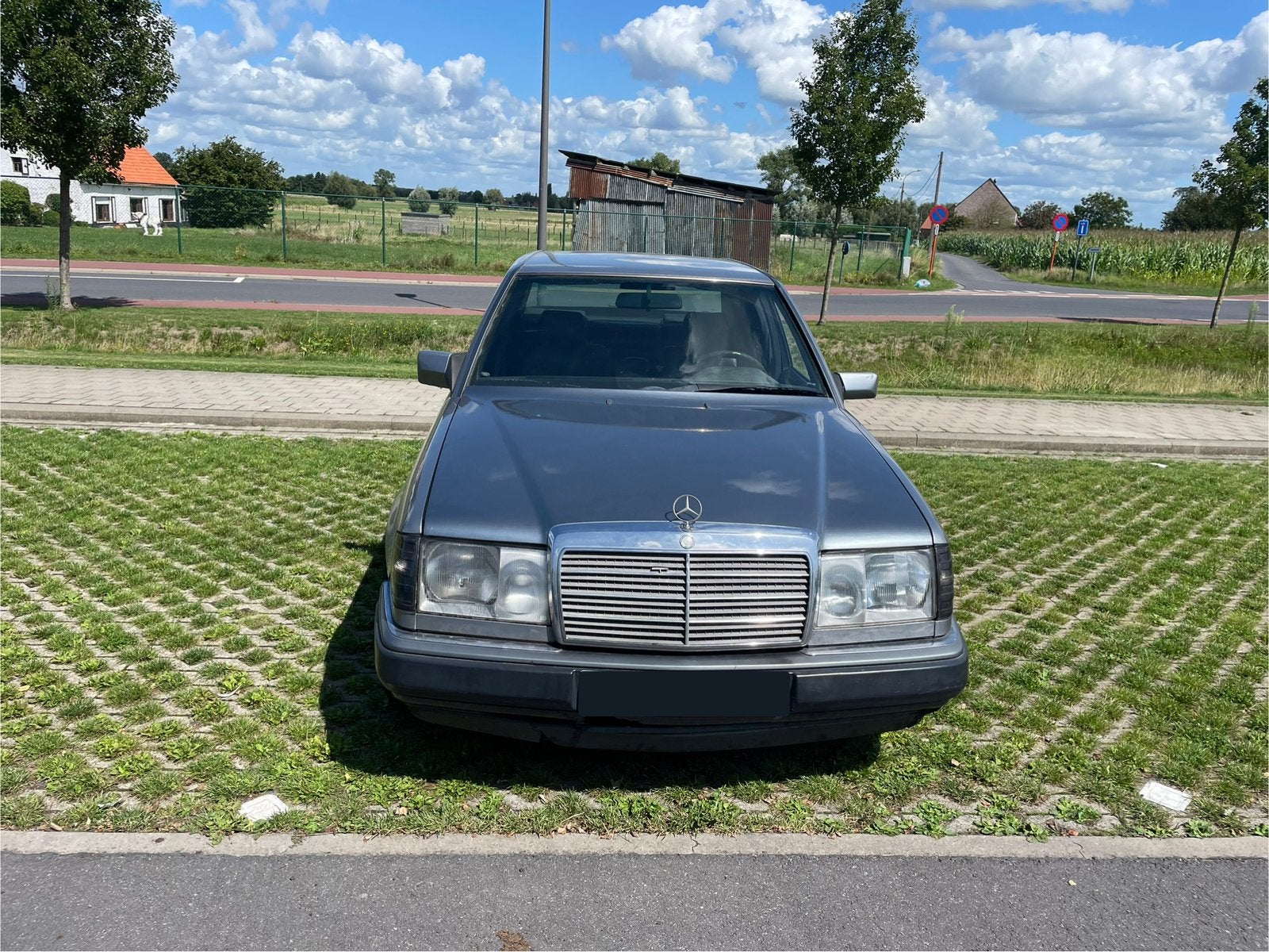 Oldtimer Mercedes 2.5 turbo diesel W124 in zeer goede staat, foto 2