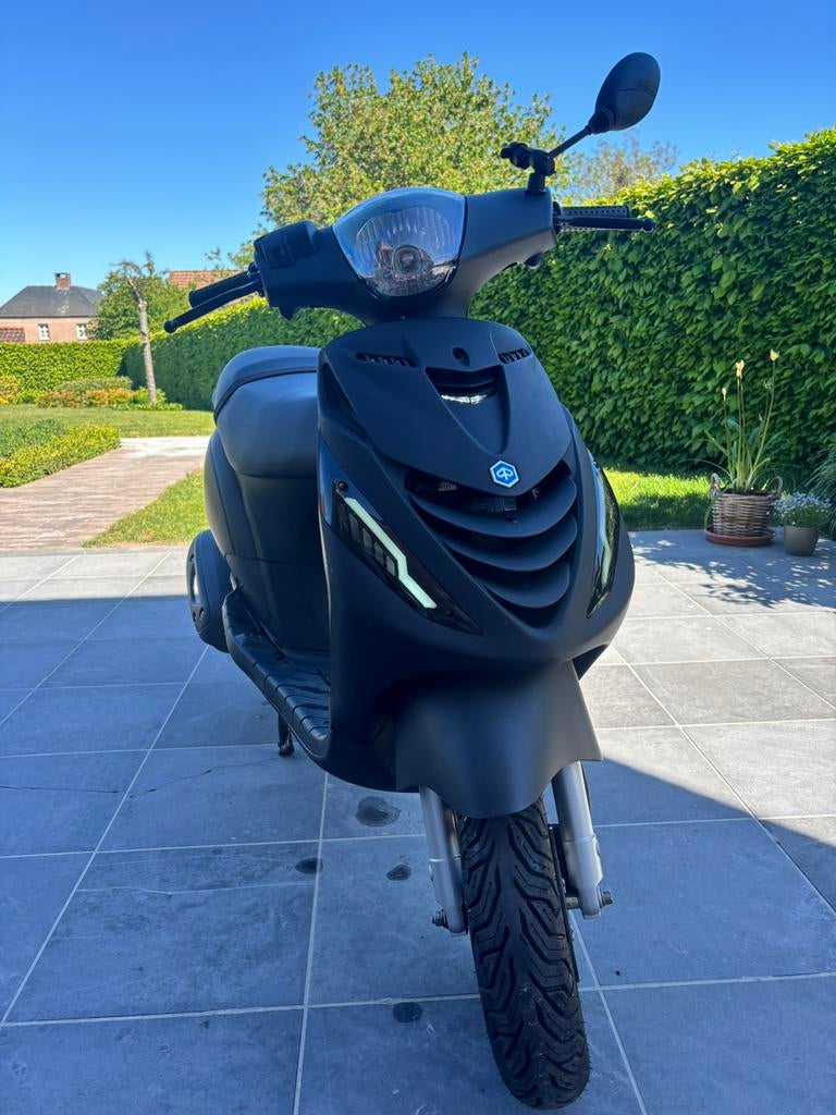 Piaggio Zip 2023, Fietsen en Brommers, Scooters | Piaggio, Zo goed als nieuw, Zip, Ophalen