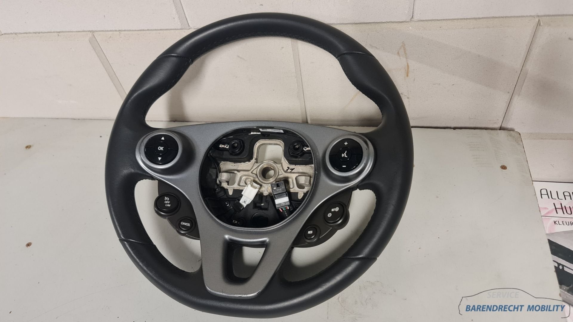 Stuurwiel leder Smart Forfour Fortwo W453 A4534600403 stuur, Gebruikt, Mercedes-Benz AG, Mercedesstrasse 120
70372  Stuttgart, DE