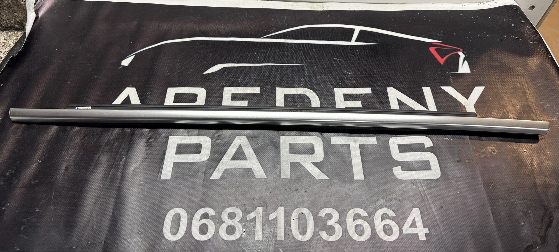 BMW X1 iX1 U11 Portierruit Lijst Sierlijst Rechts 9451530-04, -, Utilisé, -, Enlèvement ou Envoi