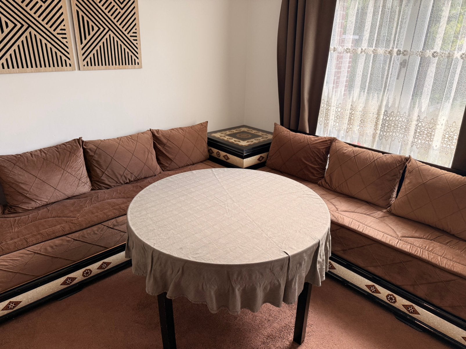Complete salonset met uitschuifbare tafel en opbergbox, Ophalen, Gebruikt, Stof, Majlis-stijl