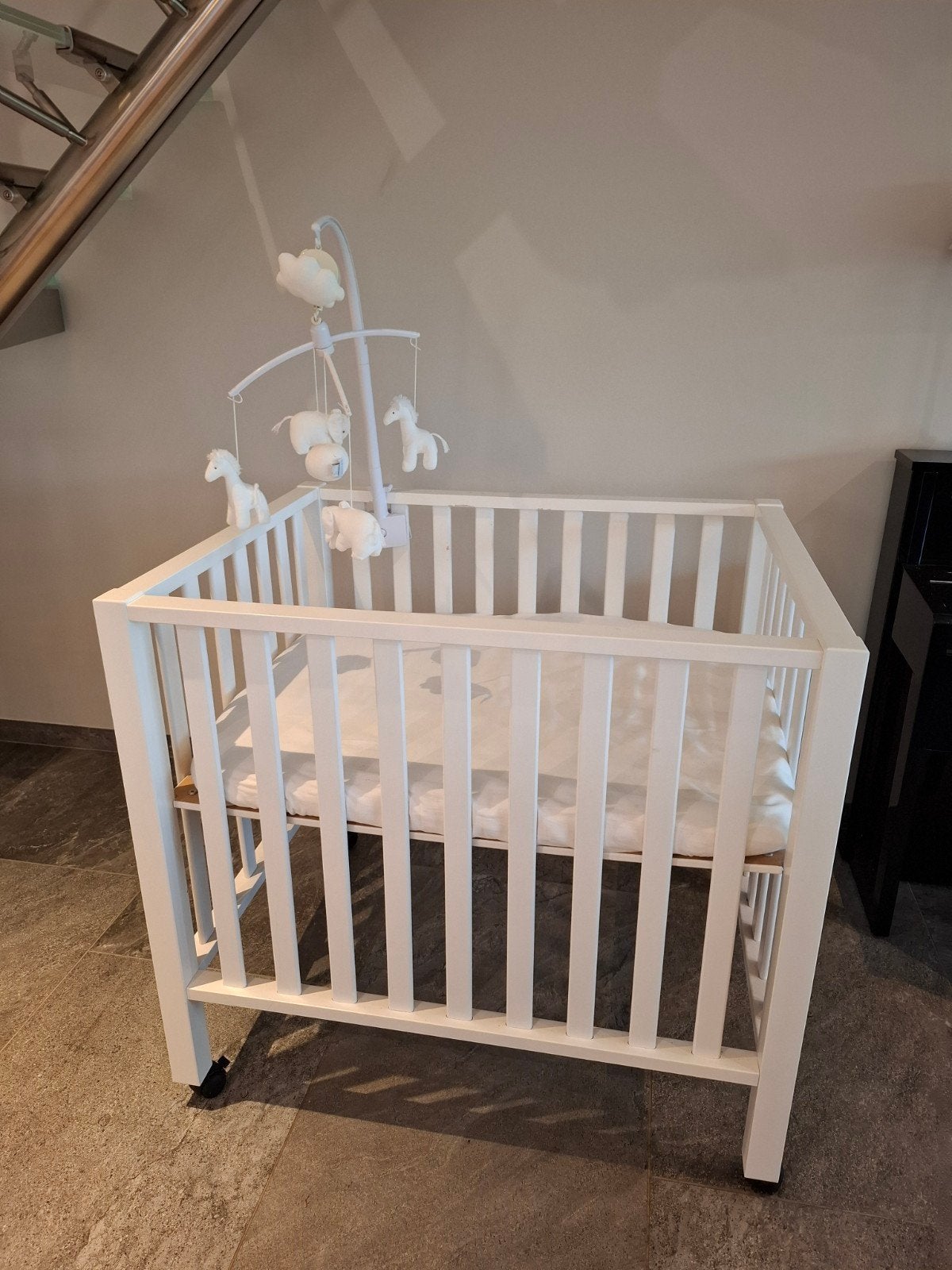 babypark wit op wieletjes met matras en matrashoeslaken wit, Ophalen, Gebruikt, Rechthoekig, Wieltjes