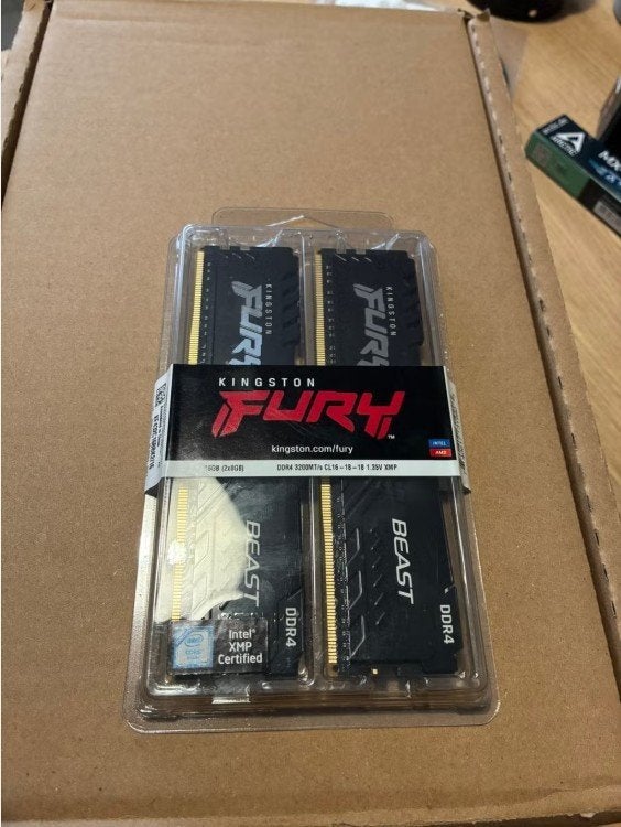Kingston FURY Beast 16GB DDR4 Kit (2x8GB) 3200MHz CL16, Computers en Software, RAM geheugen, Ophalen, DDR4, Nieuw, Desktop