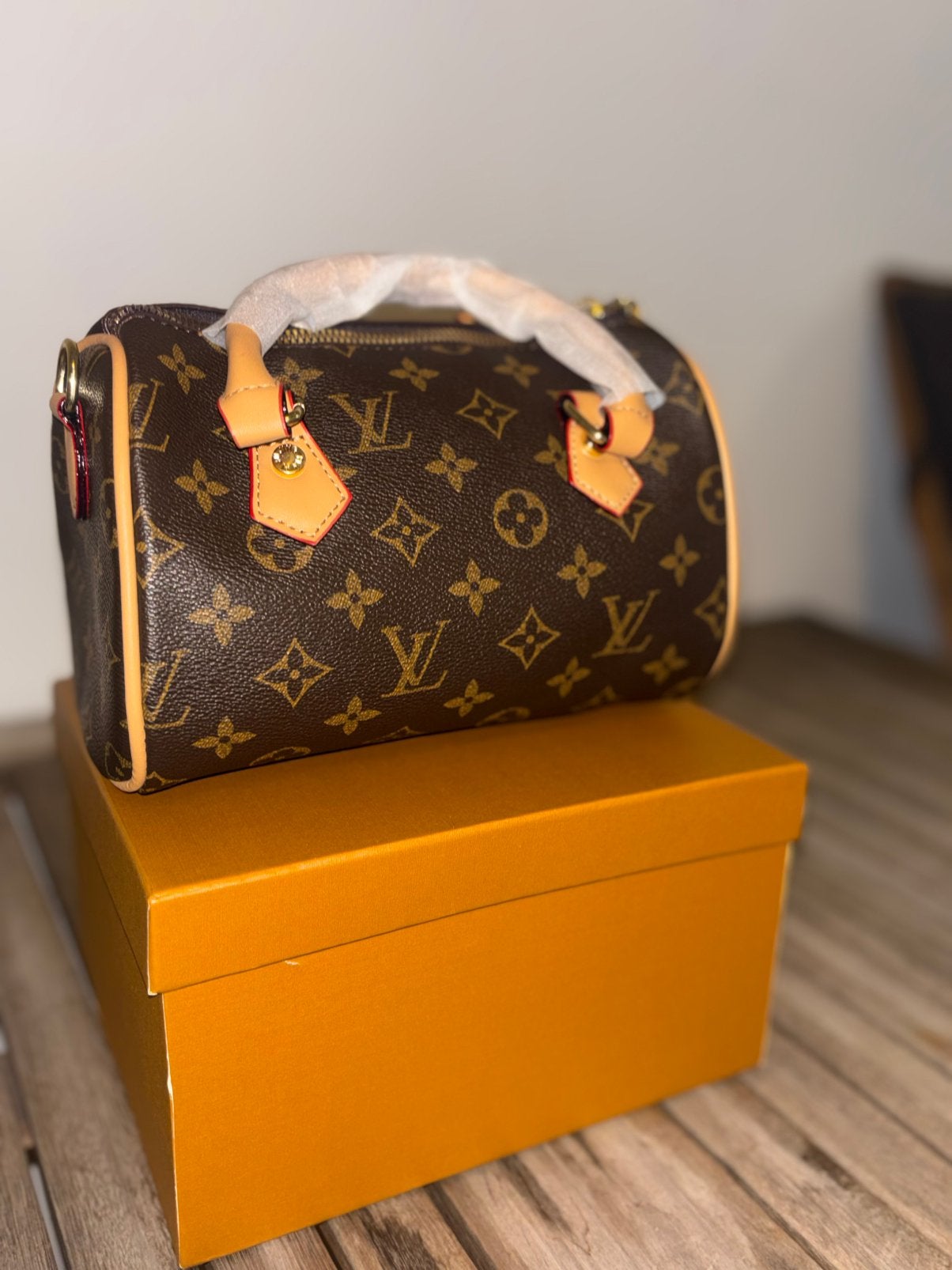 Louis Vuitton handtas, Ophalen, Nieuw