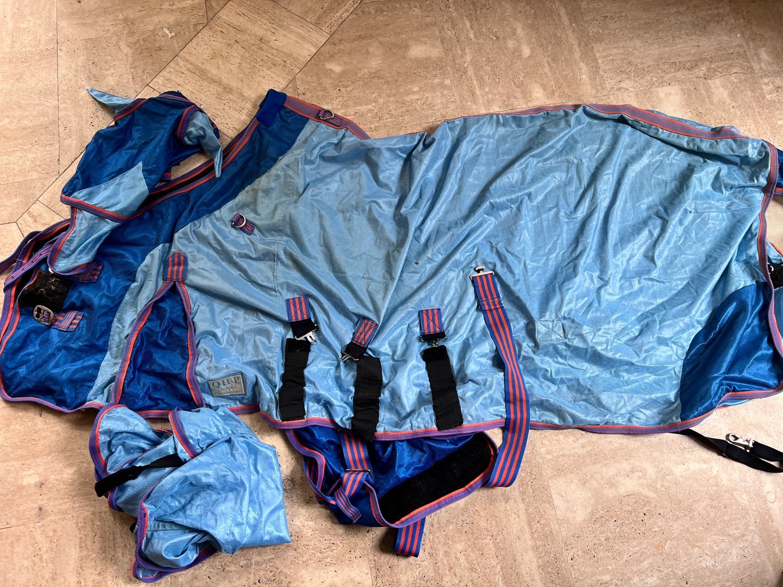 QHP vliegendeken 195 met masker, halsdeel en buikflap, Dieren en Toebehoren, Ophalen of Verzenden, Zo goed als nieuw, Deken, QHP