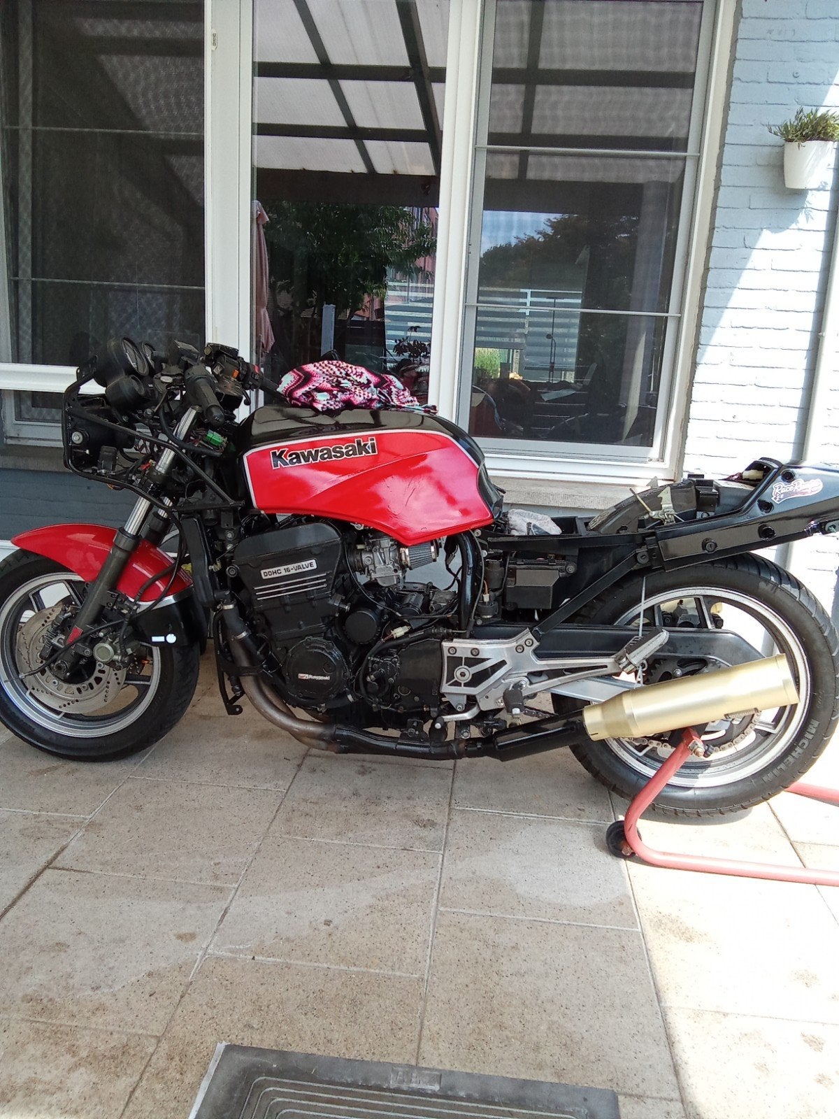 Kawasaki gpz 900r, Motos