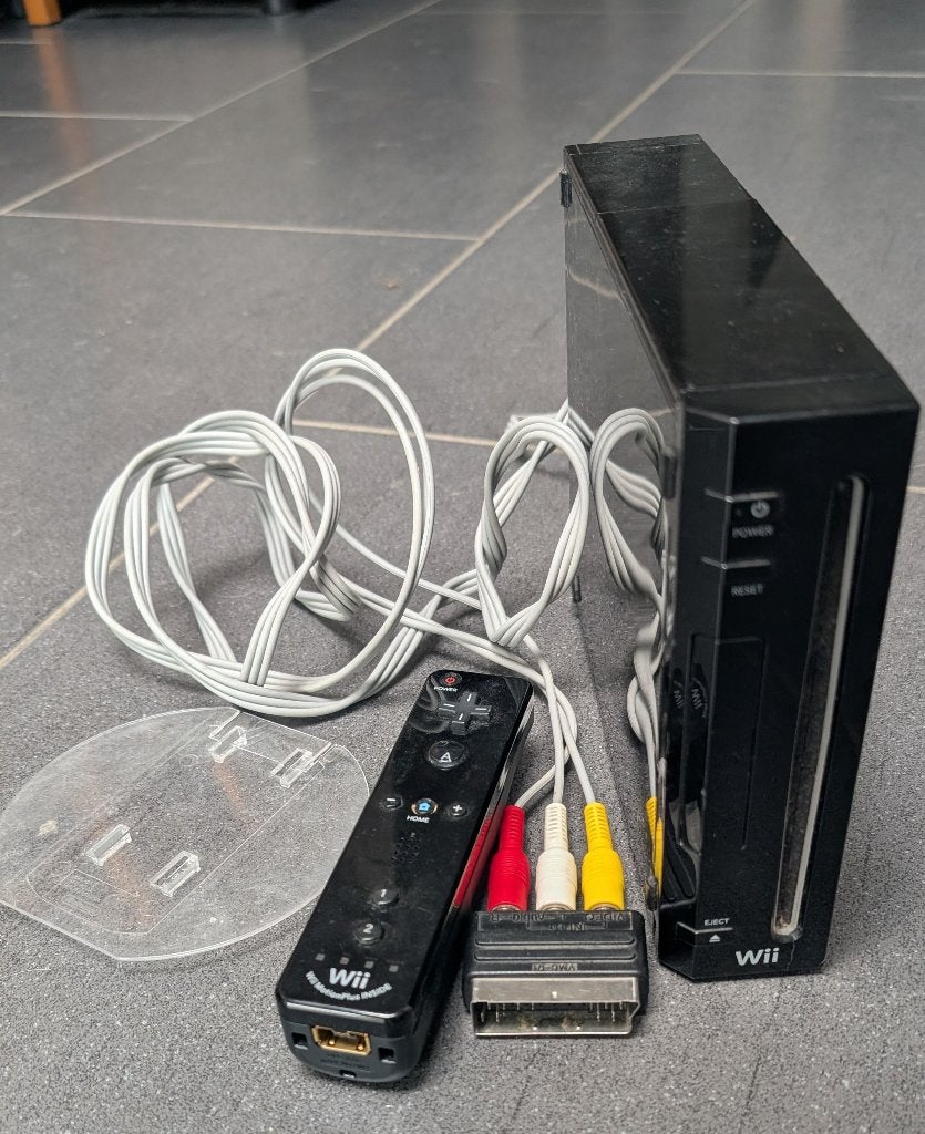 Wii noire, Consoles de jeu & Jeux vidéo, Enlèvement, Utilisé, Avec 1 manette