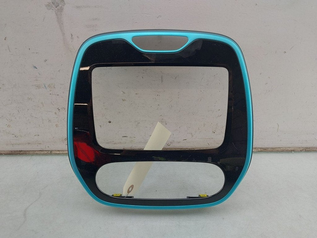 DASHBOARD DEEL Renault Captur I (2R) (01-2013/-), Gebruikt, Renault, Peter-Huppertz-Straße 5
51063  Köln, DE, Dialog.deutschland@renault.de