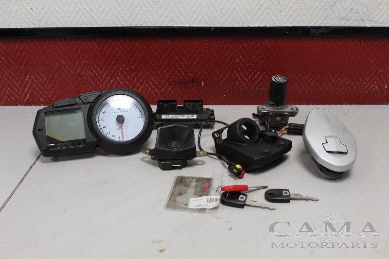 ENSEMBLE DE VERROU ET CYLINDRE DE PORTES Ducati, Dhr. S. di Majo, Utilisé, Info@cama-motorparts.nl, P.J. Troelstraweg 8 8
3144 CX  MAASSLUIS, NL