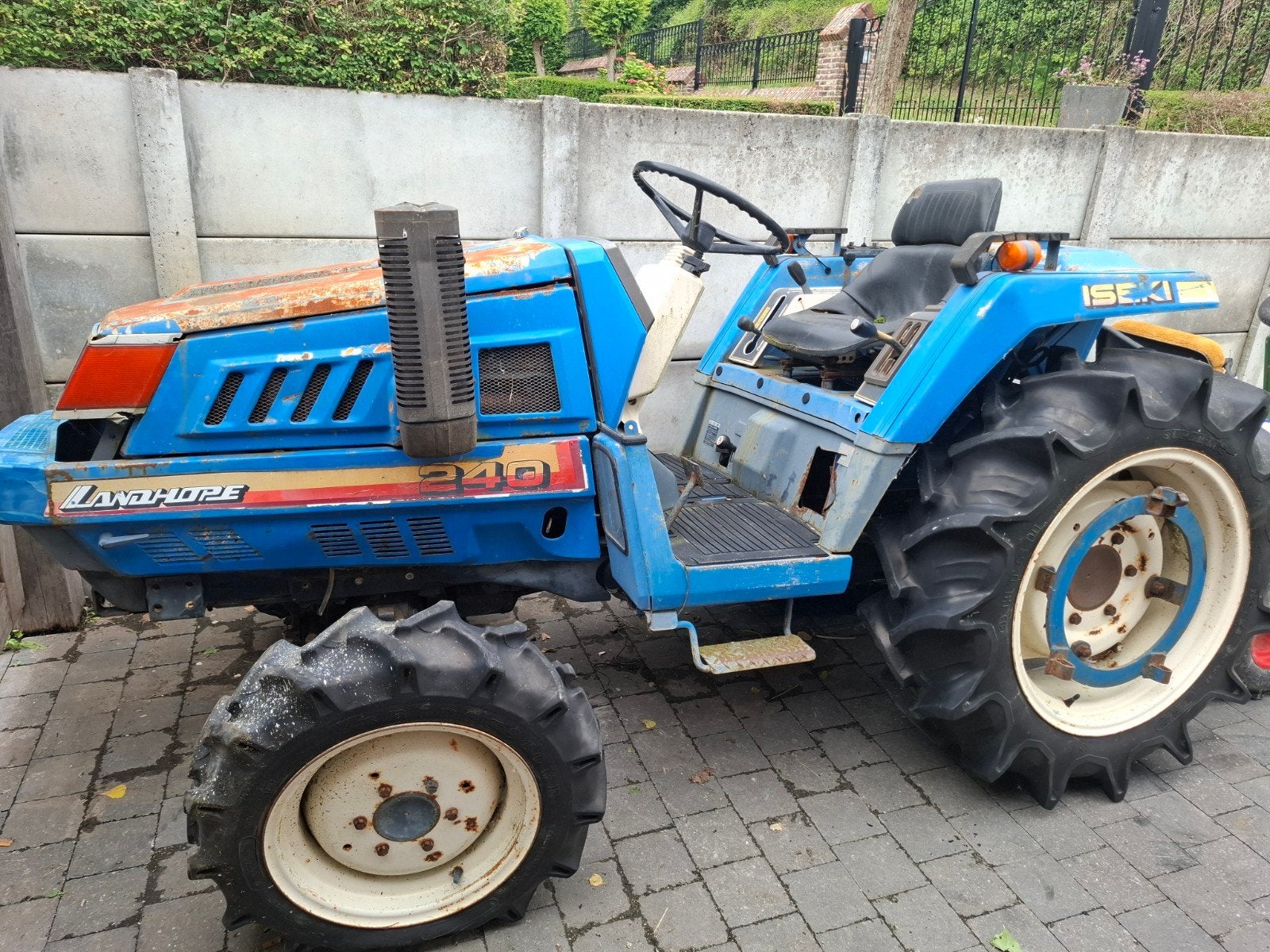 Tracteur Iseki 4×4, 24 ch, Enlèvement