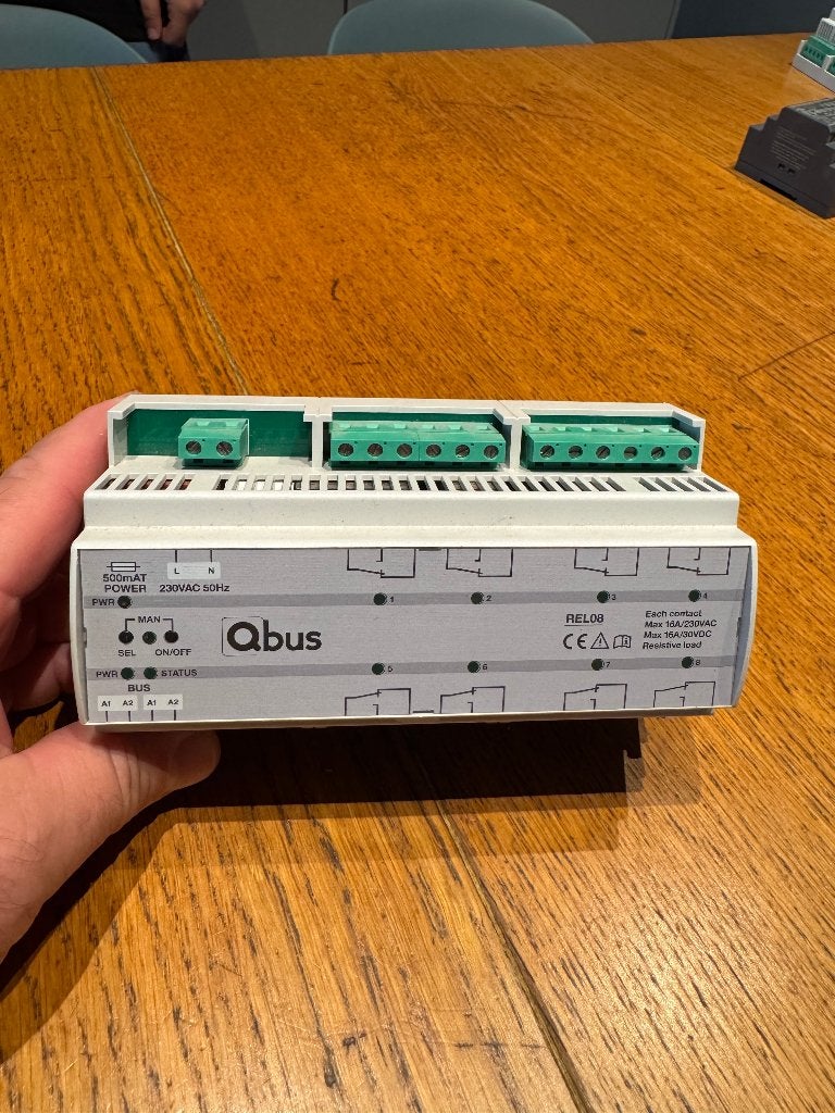 relais blok qbus, Doe-het-zelf en Bouw, Ophalen, Zo goed als nieuw, Overige merken, Relais