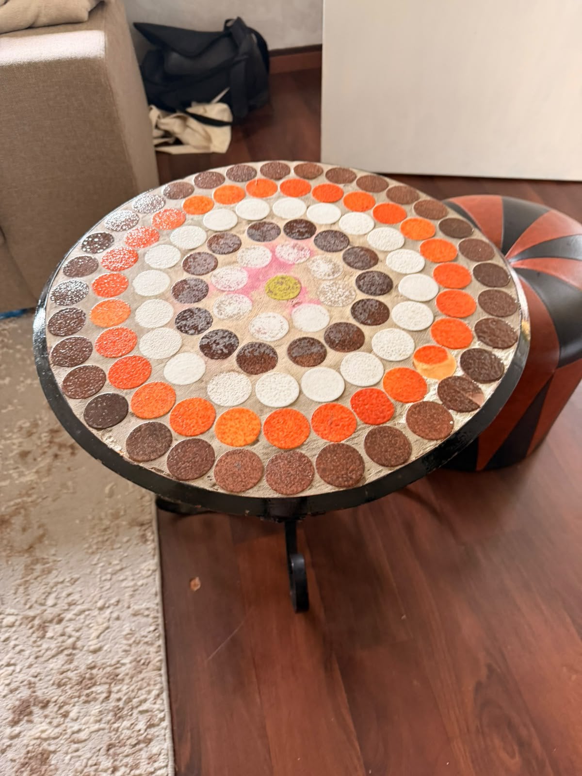 Belle table vintage en mosaïque — Années 60/70, Maison & Meubles, Enlèvement, Comme neuf