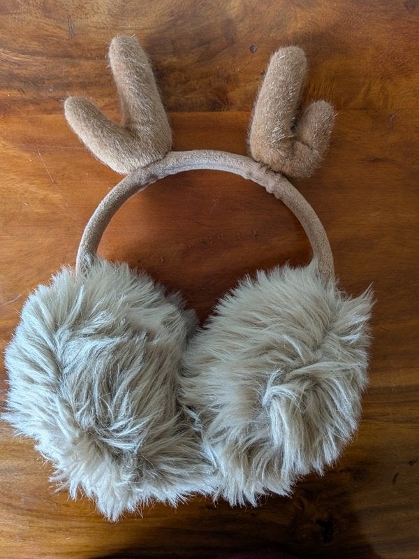 Cache-oreilles Cerf fille, Enfants & Bébés, Vêtements enfant | Bonnets, Écharpes & Gants, Enlèvement, Utilisé, Fille