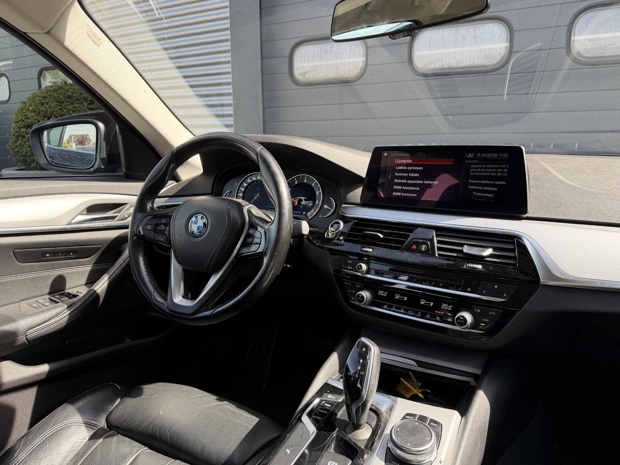 BMW 5-serie 520i High Executive | Navigatie | Lederen Bekled, Auto's, BMW, Automaat, Achterwielaandrijving, Gebruikt, 4 cilinders