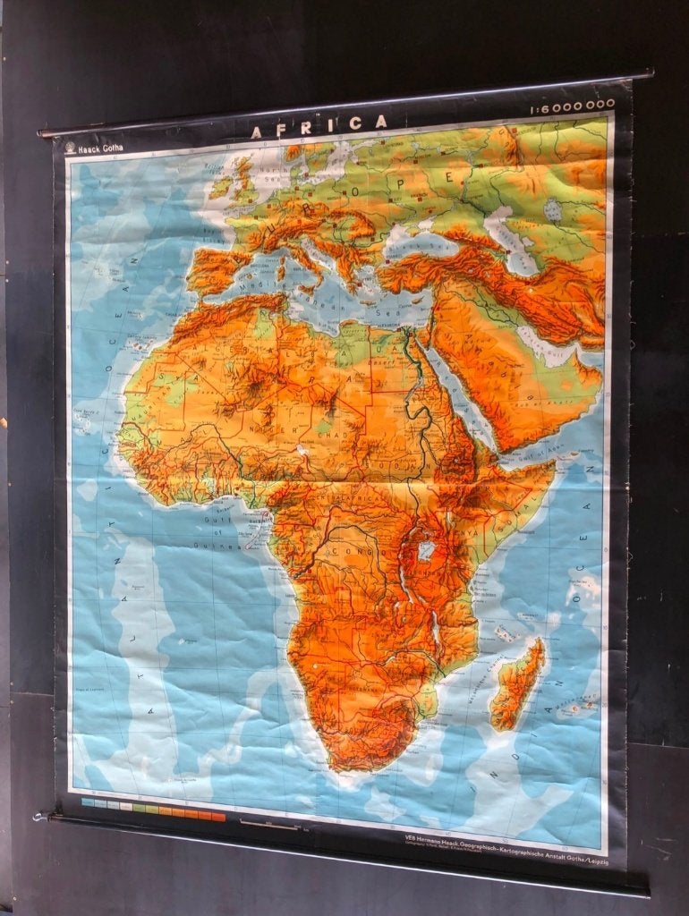 Engelstalige kaart Africa, 1958 & 1961 (vermelding U.A.R.), Antiek en Kunst, Antiek | Schoolplaten, Ophalen, Aardrijkskunde