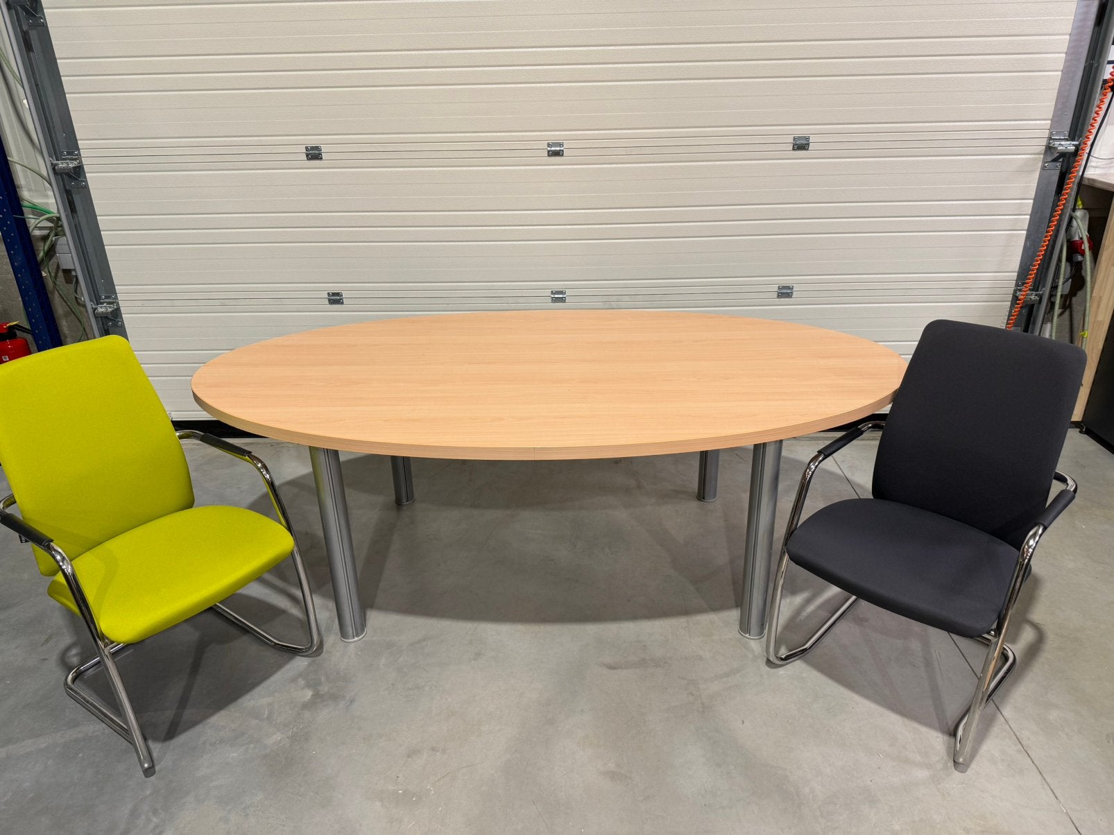 Houten tafel met 2 stoelen, Ophalen, Zo goed als nieuw