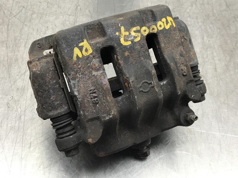 ETRIER DE FREIN AVANT DROIT ABS Nissan Maxima QX (CA33), Utilisé, Nissan