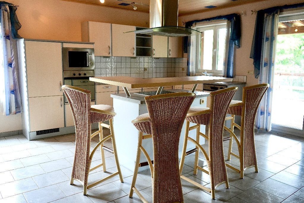 Cuisine sur mesure avec électroménagers, Avec îlot, Bois, Enlèvement, Utilisé