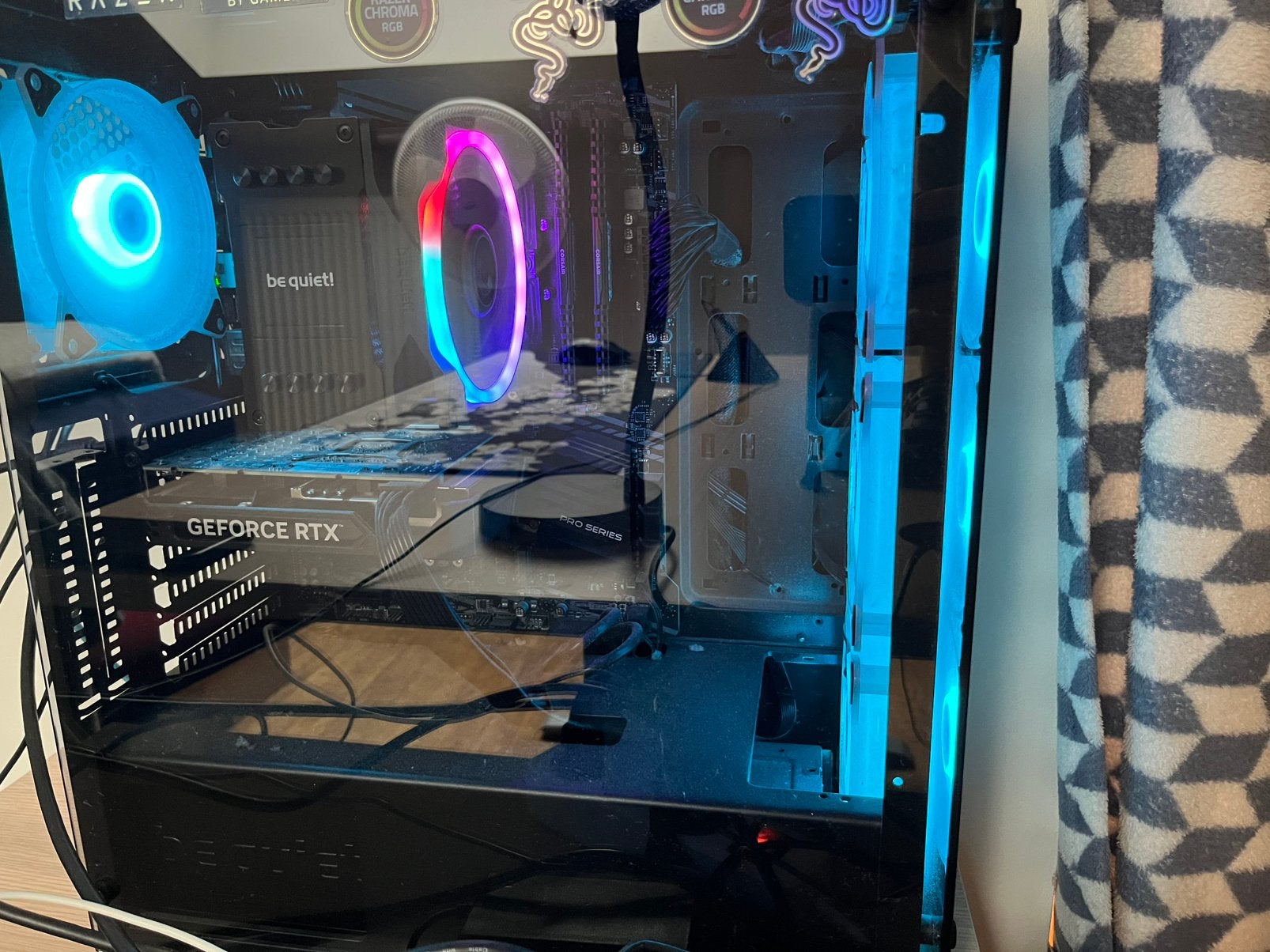Pc gaming fait tourner la plupart des jeu a 250 fps, Ophalen of Verzenden