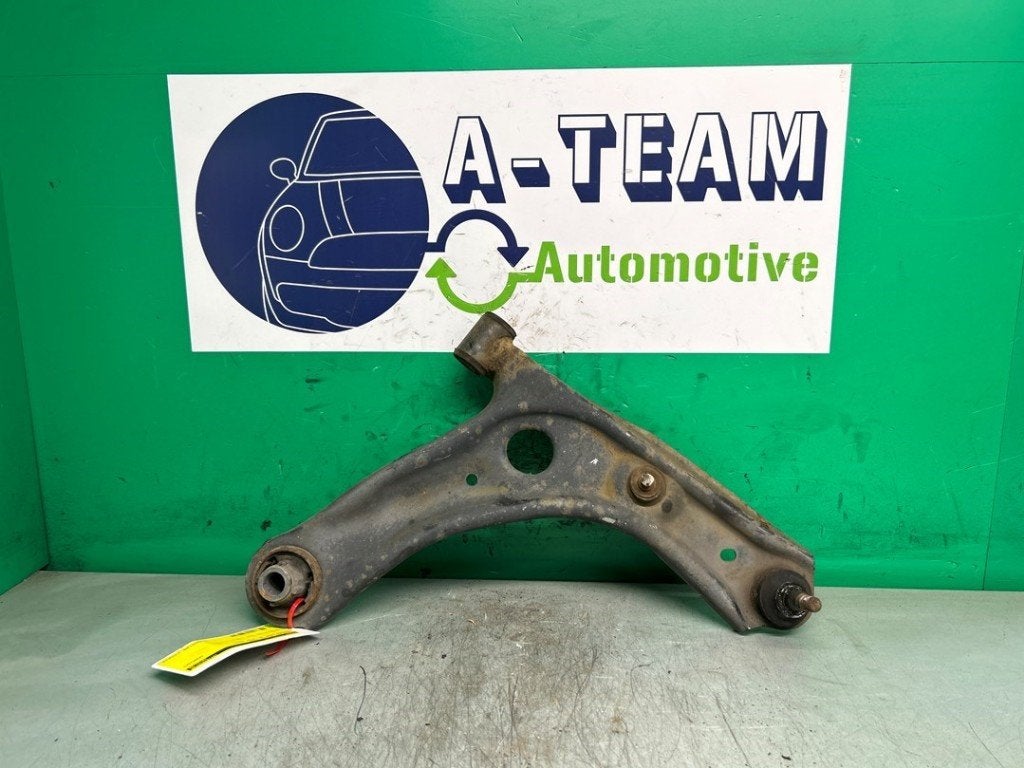 BRAS DE SUSPENSION AVANT DROIT (TRIANGLE) Toyota Aygo (B40), Kundenbetreuung@toyota.de, Toyota, Utilisé, Toyota-Allee 2
50858  Köln, DE