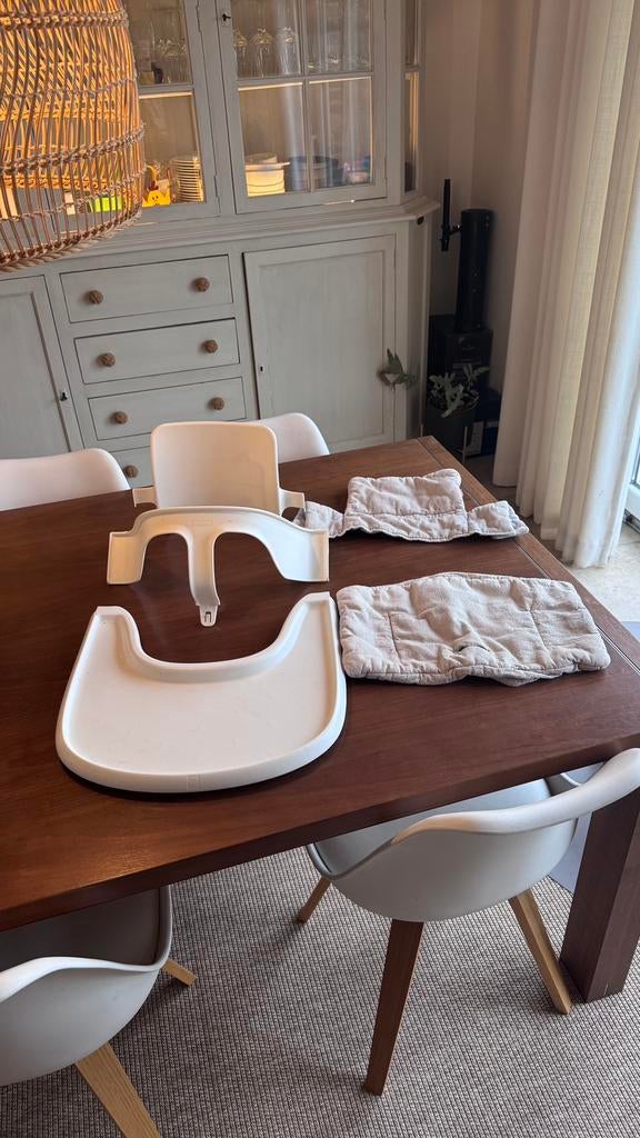 Alleen accessoires van Stokke: bb-stoel + dienblad + kussens, Kinderen en Baby's, Kinderstoelen, Ophalen of Verzenden, Zo goed als nieuw