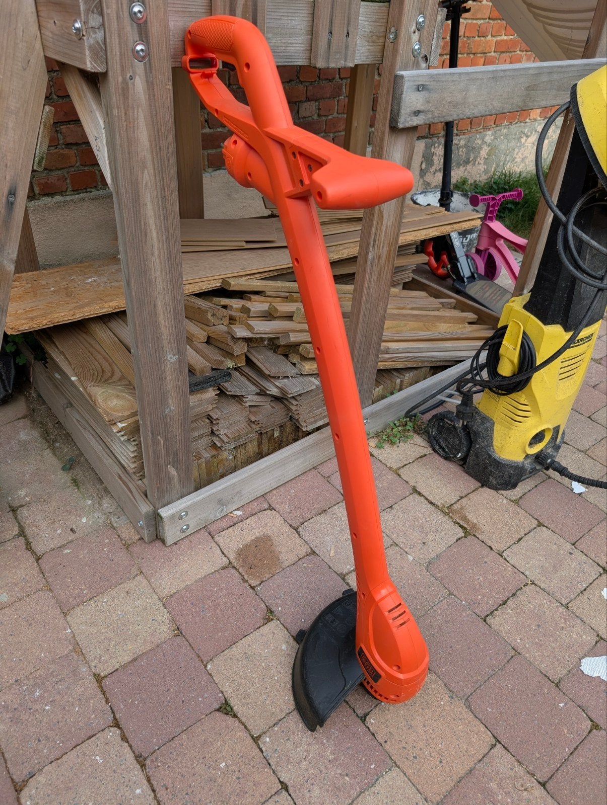Coupe-bordure Black+Decker, Enlèvement, Électrique