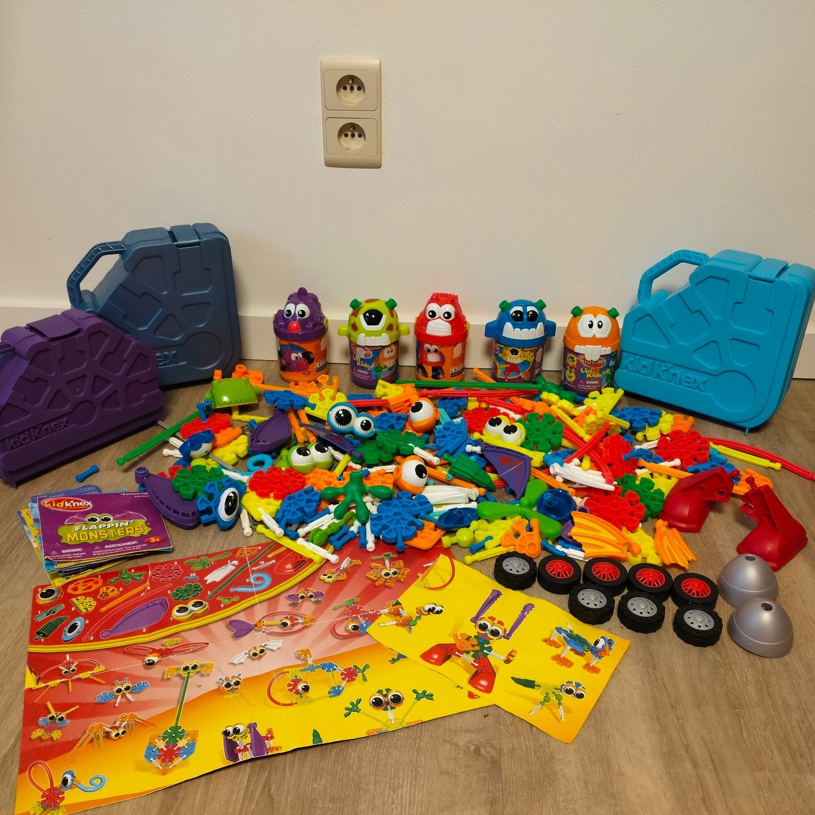 Kid k'nex grote set + 3 koffers + 5 strechin' monsters, Ophalen, K'nex