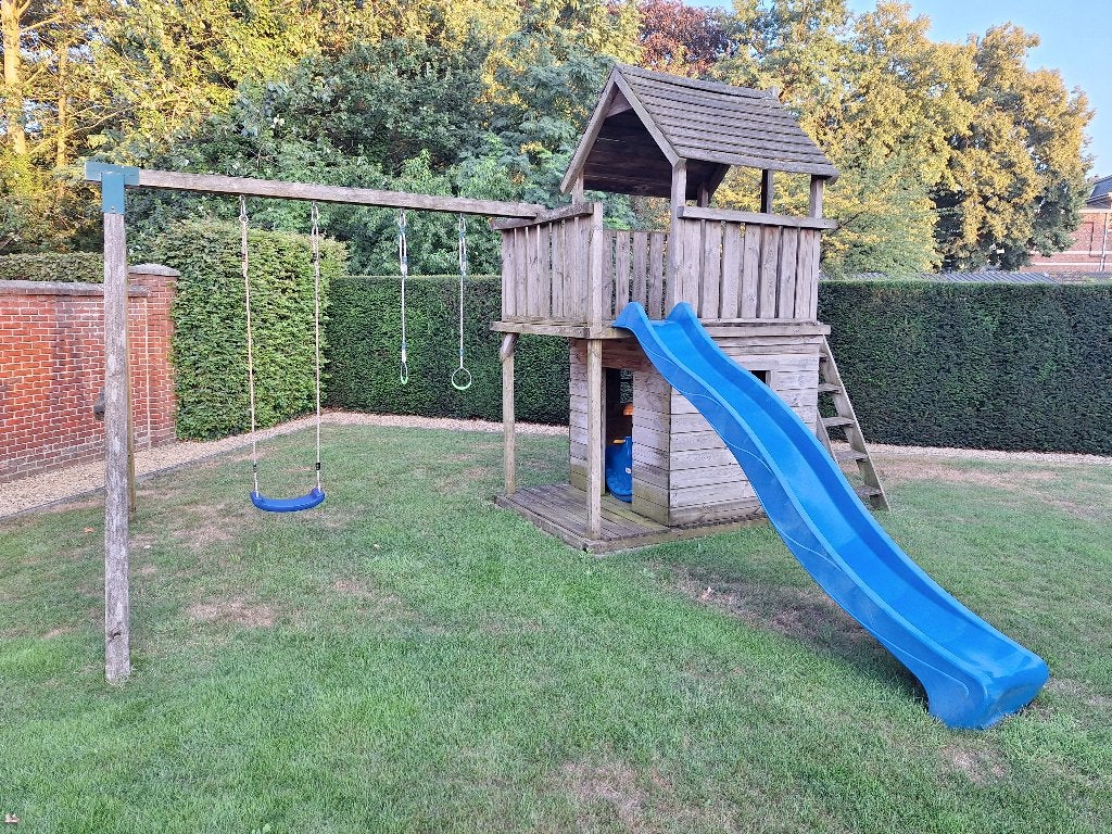Houten speelhuis met schuifaf, Ophalen, Gebruikt, Glijbaan