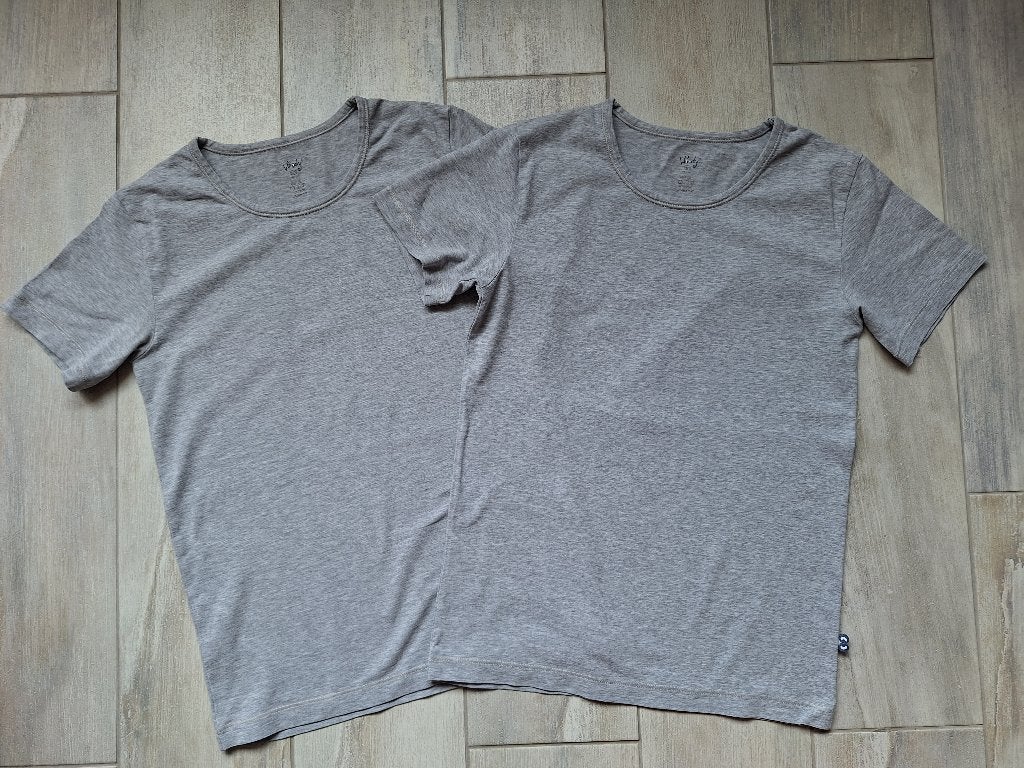 ★ M140 - 2 onderhemden Woody, Nacht- of Onderkleding, Gebruikt, Ophalen of Verzenden, Jongen