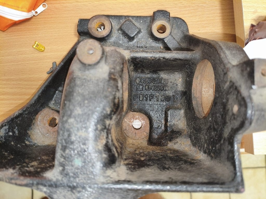 Tussenas lager steun / beugel, Ophalen of Verzenden, Nissan