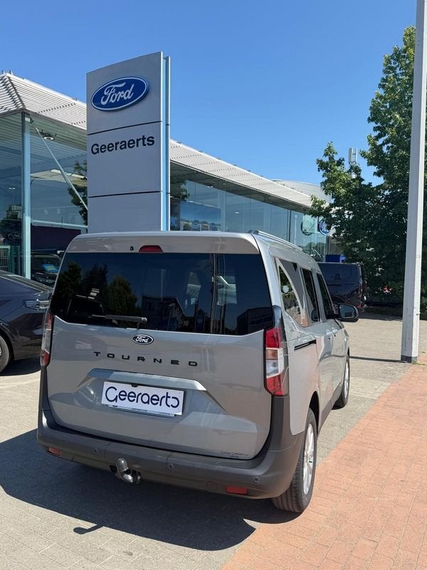 Ford Tourneo Courier, Gebruikt, Zwart, Bedrijf, 5 zetels