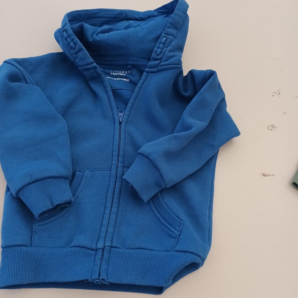 Kinderkleren voor een jongensachtige 110 tot 116, Kinderen en Baby's, Kinderkleding | Maat 98, Ophalen, Jongen