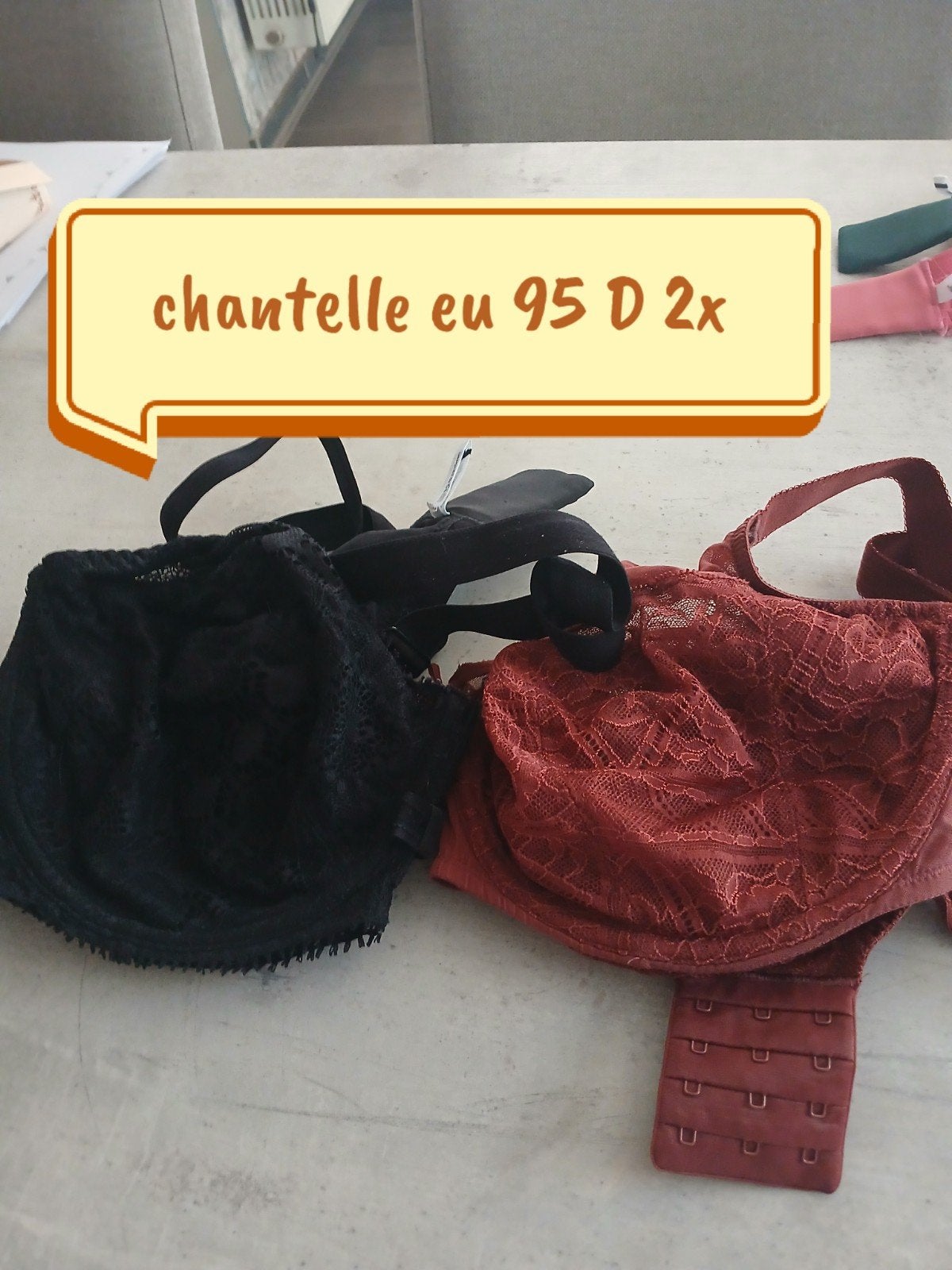 chantelle eu 95 D 2x, Kleding | Dames, Ondergoed en Lingerie, Chantelle, Ophalen of Verzenden, Meerkleurig, BH