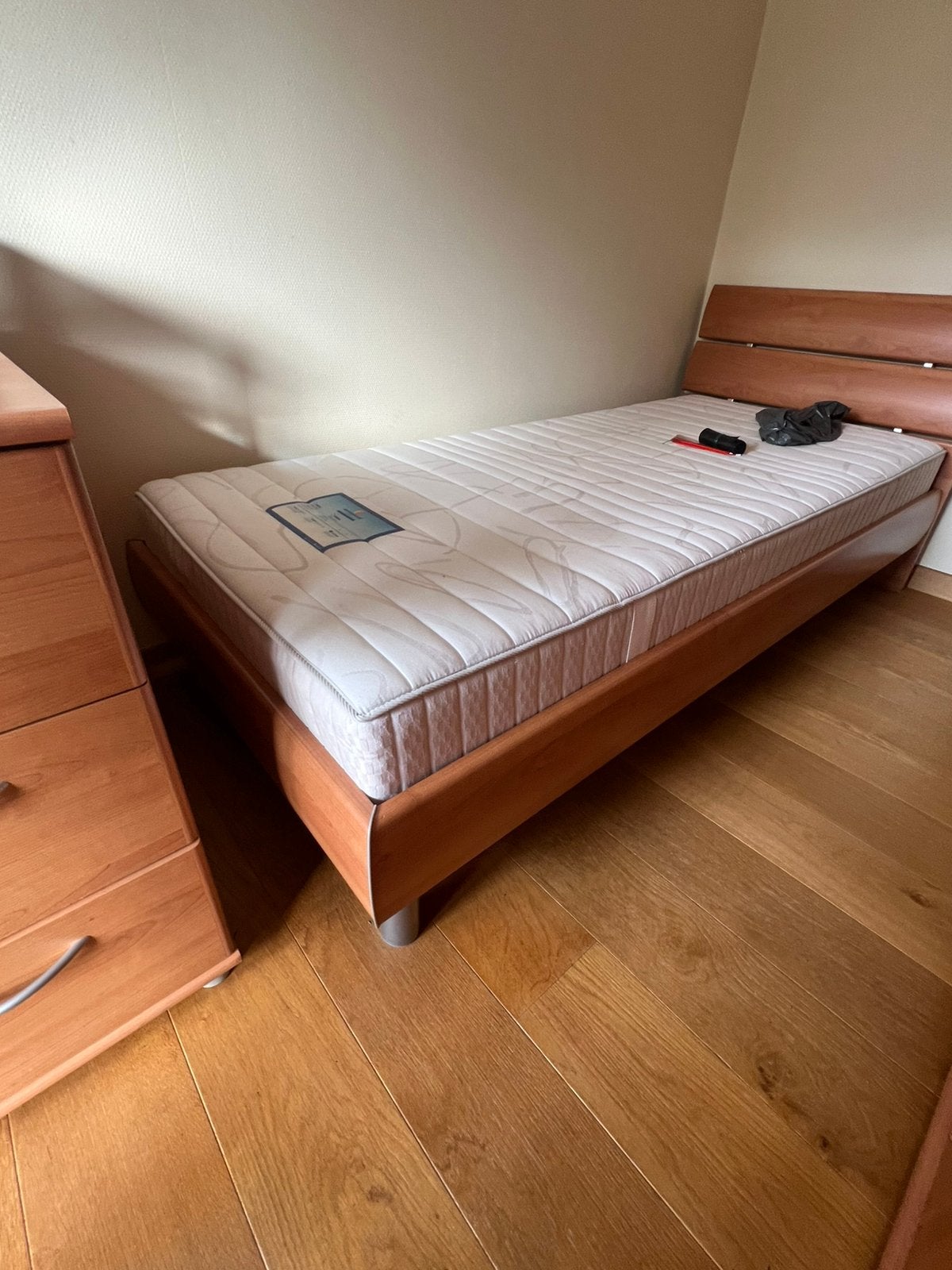 Eenpersoonsbed, Ophalen, Zo goed als nieuw, 200 cm
