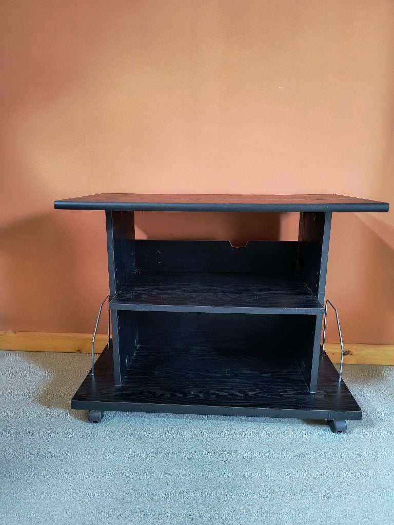 Meuble TV/meuble TV sur roulettes — aspect bois noir, Maison & Meubles, 25 à 50 cm, Moins de 100 cm, Enlèvement, Utilisé