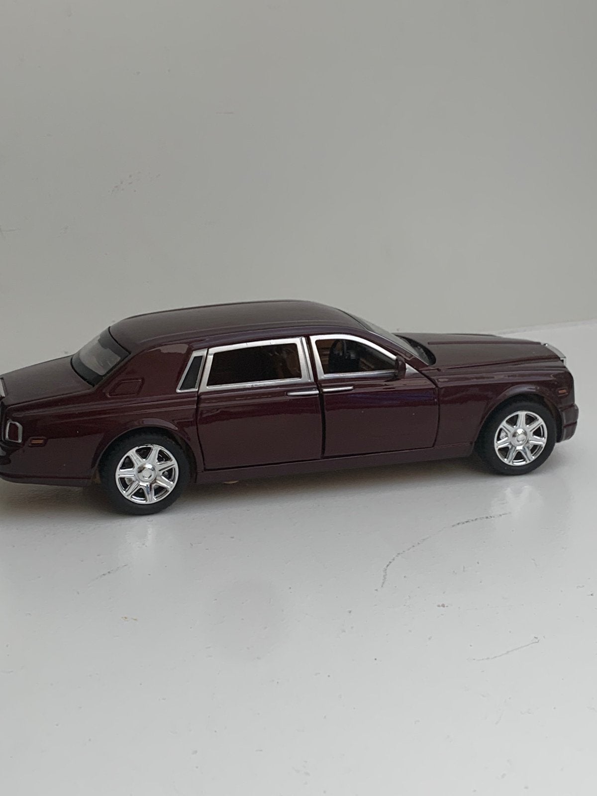 Collectie metalen modelauto’s Ferrari, Rolls-Royce, Porsche, Hobby en Vrije tijd, Modelauto's | 1:87, Zo goed als nieuw, Ophalen