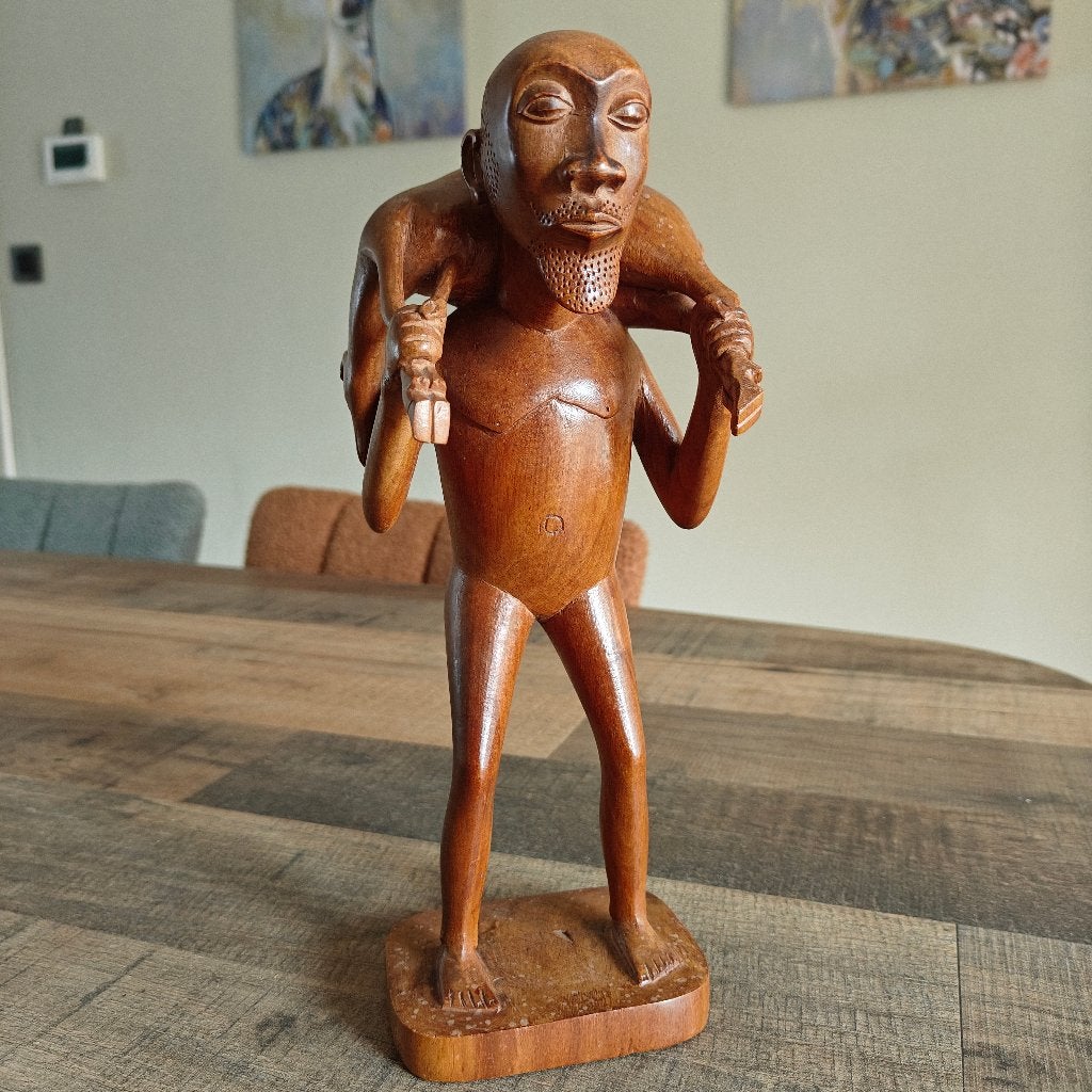 Handgesneden Afrikaans houten beeld 28cm, Antiek en Kunst, Ophalen, Handgemaakt, 20 - 50 cm, Beeld