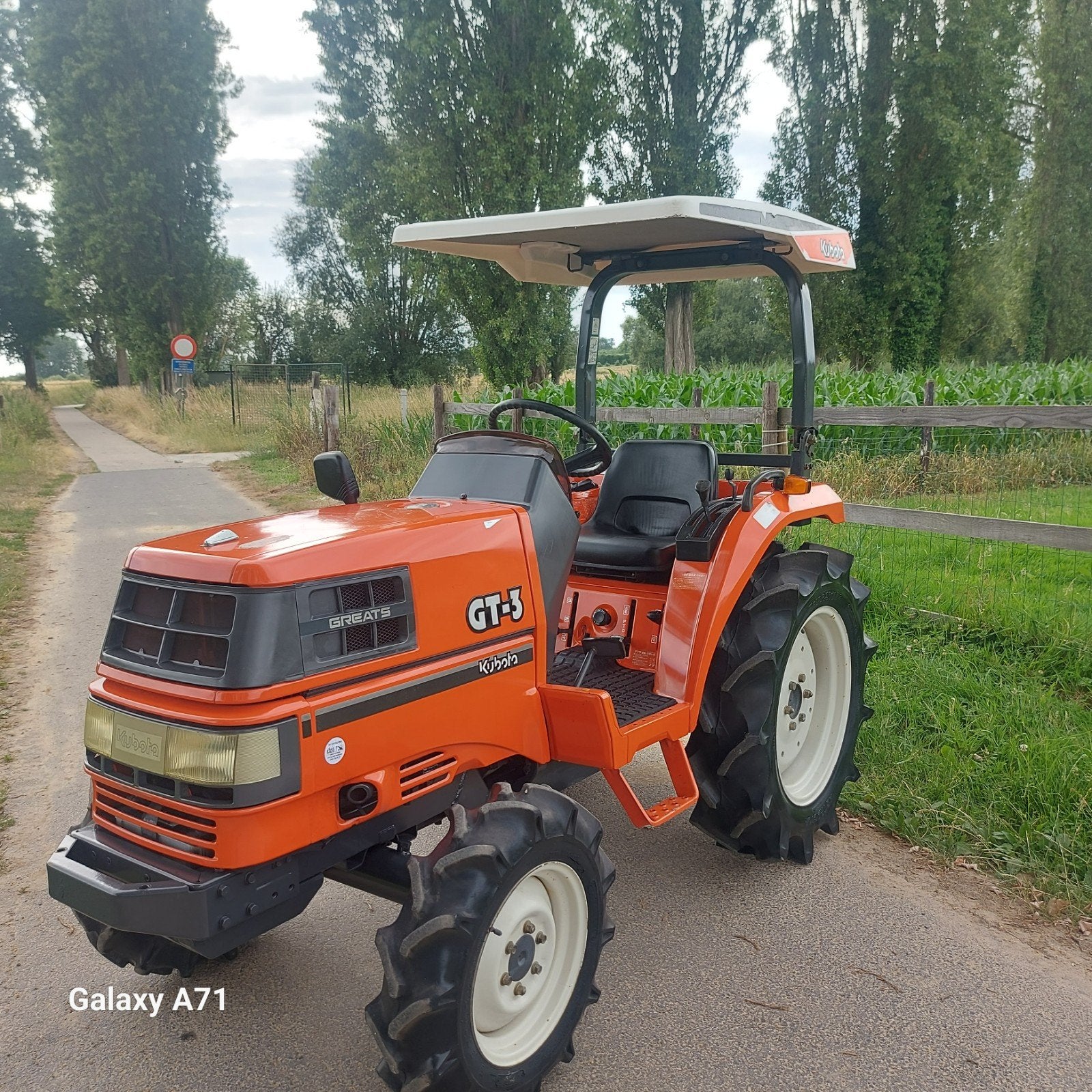 Minitractor kubota 24pk 4x4 servo SHOWROOMSTAAT!, Ophalen