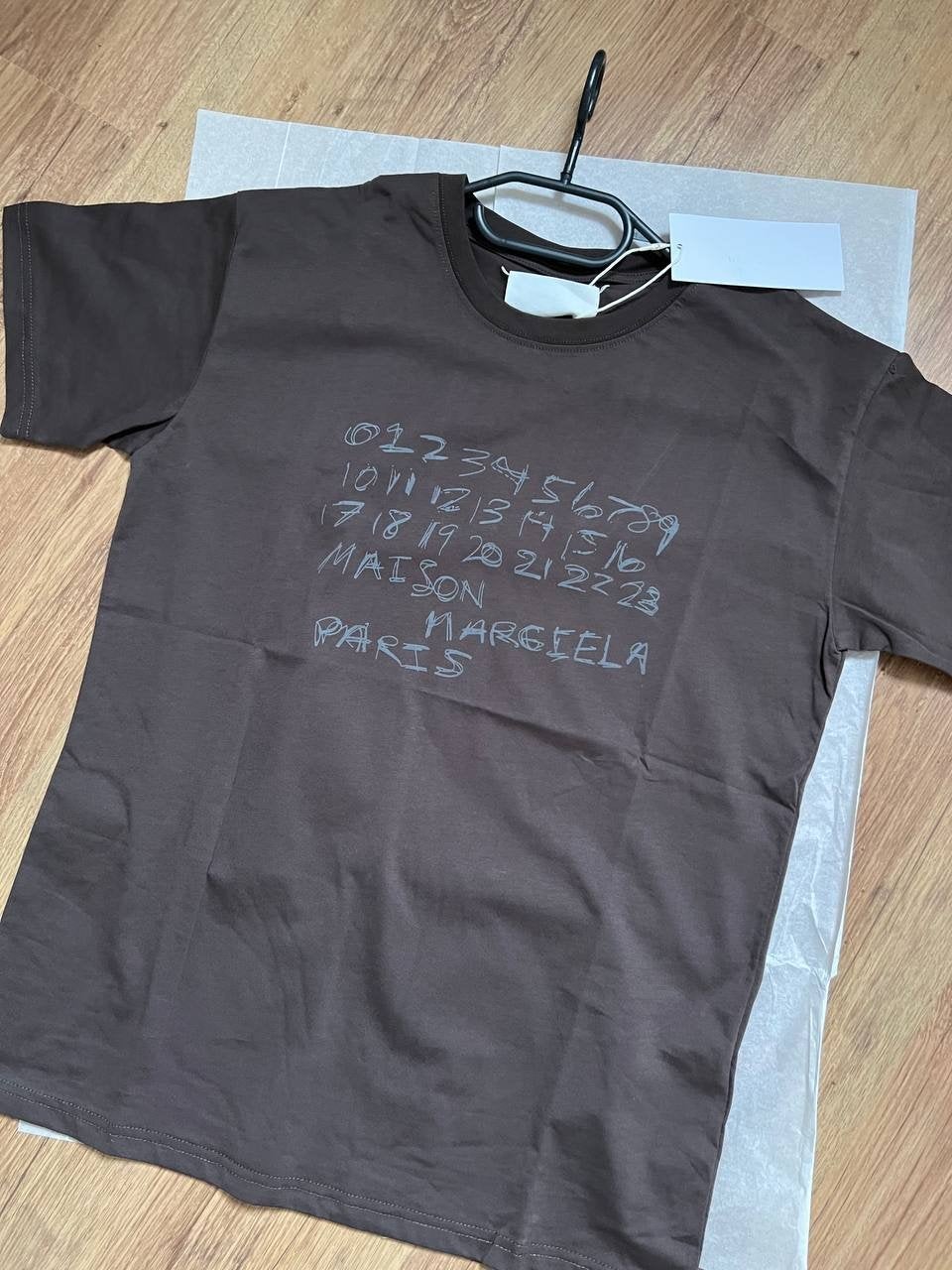 Maison Margiela Hand-drawn Numerical Logo T-shirt –, Envoi