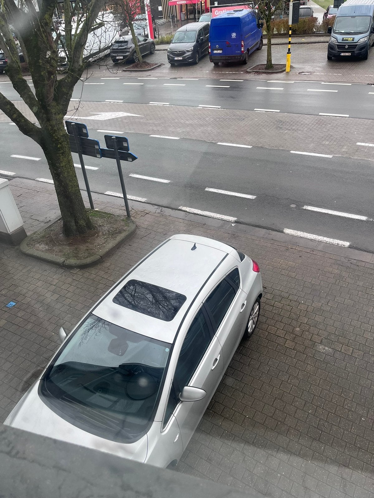 Opel Astra J 1.4 140 ch avec Apple Carplay et Android Auto, Autos, Opel, Boîte manuelle, Noir, 5 portes, Aide au démarrage en côte