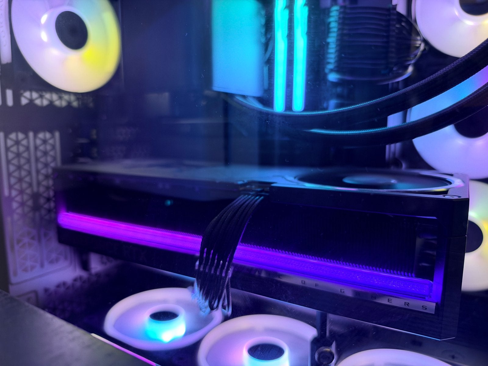 VDS/ECH Asus ROG Astral - 5090!, Computers en Software, Ophalen, Zo goed als nieuw