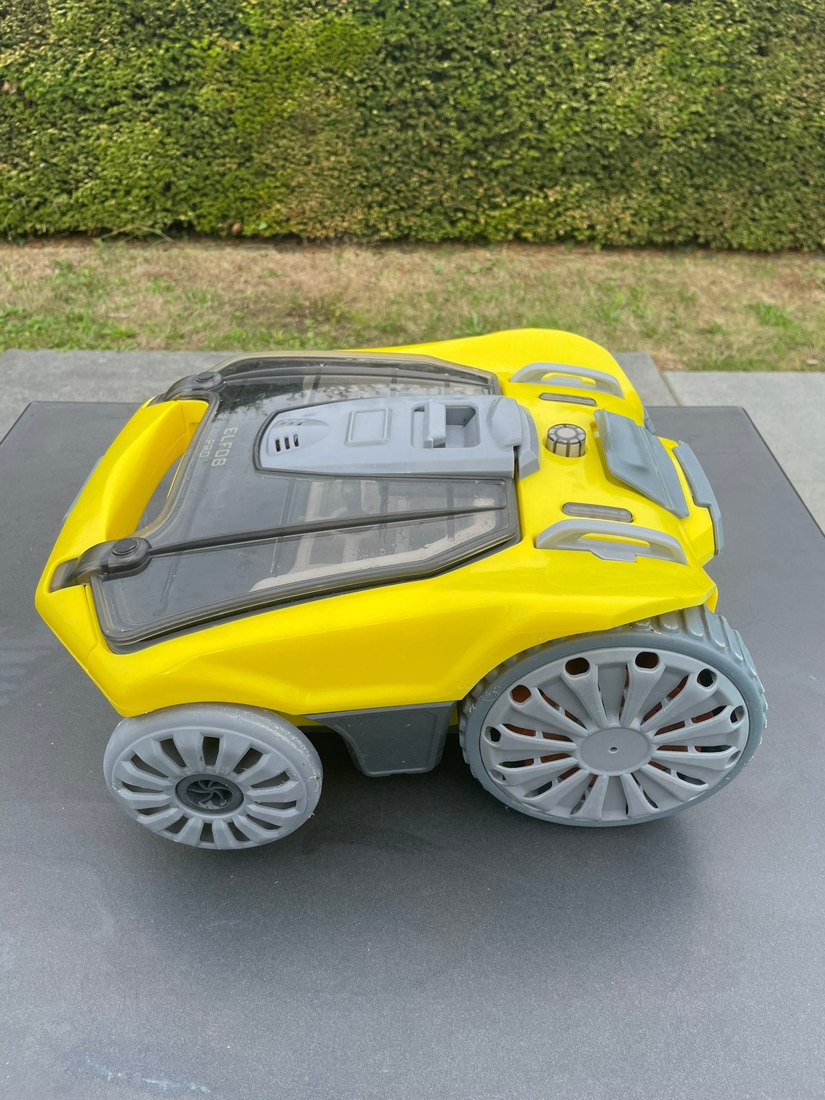 DRAADLOZE ZWEMBADROBOT, Ophalen, Gebruikt