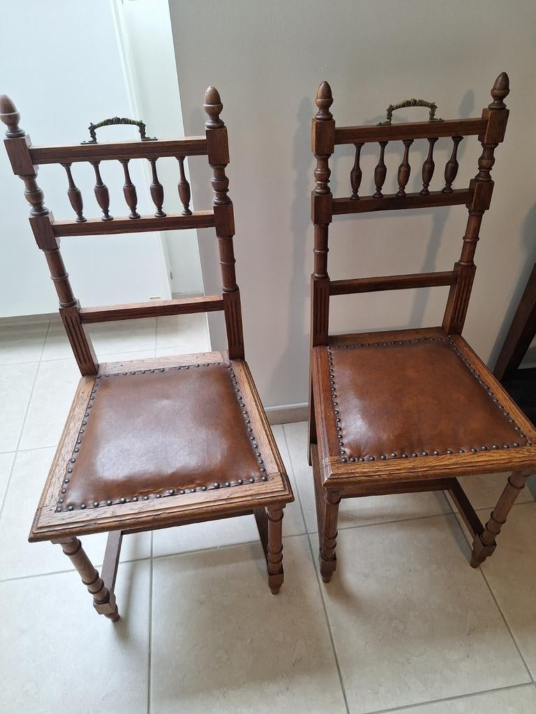 2 Kerkstoelen hout met leer, Ophalen