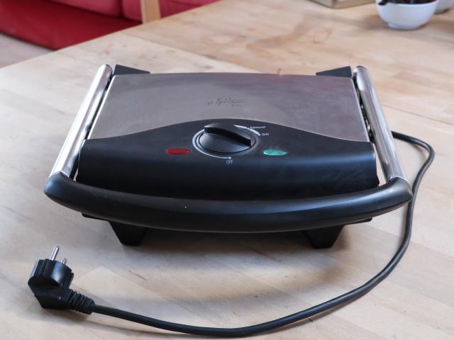 Grill Domo, Elektronische apparatuur, Contactgrills, Ophalen, Uitneembare platen, Gebruikt