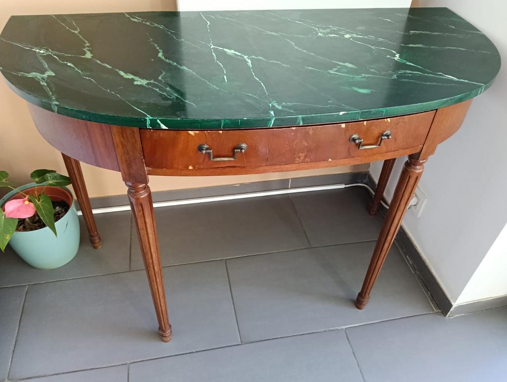 Statig klassiek dressoir met bijpassend elegante tafel, Enlèvement, Comme neuf