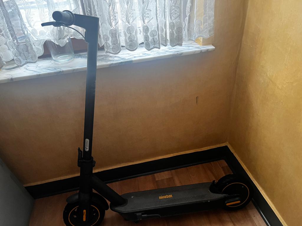 Ninebot g30, Fietsen en Brommers, Steps, Ophalen, Zo goed als nieuw