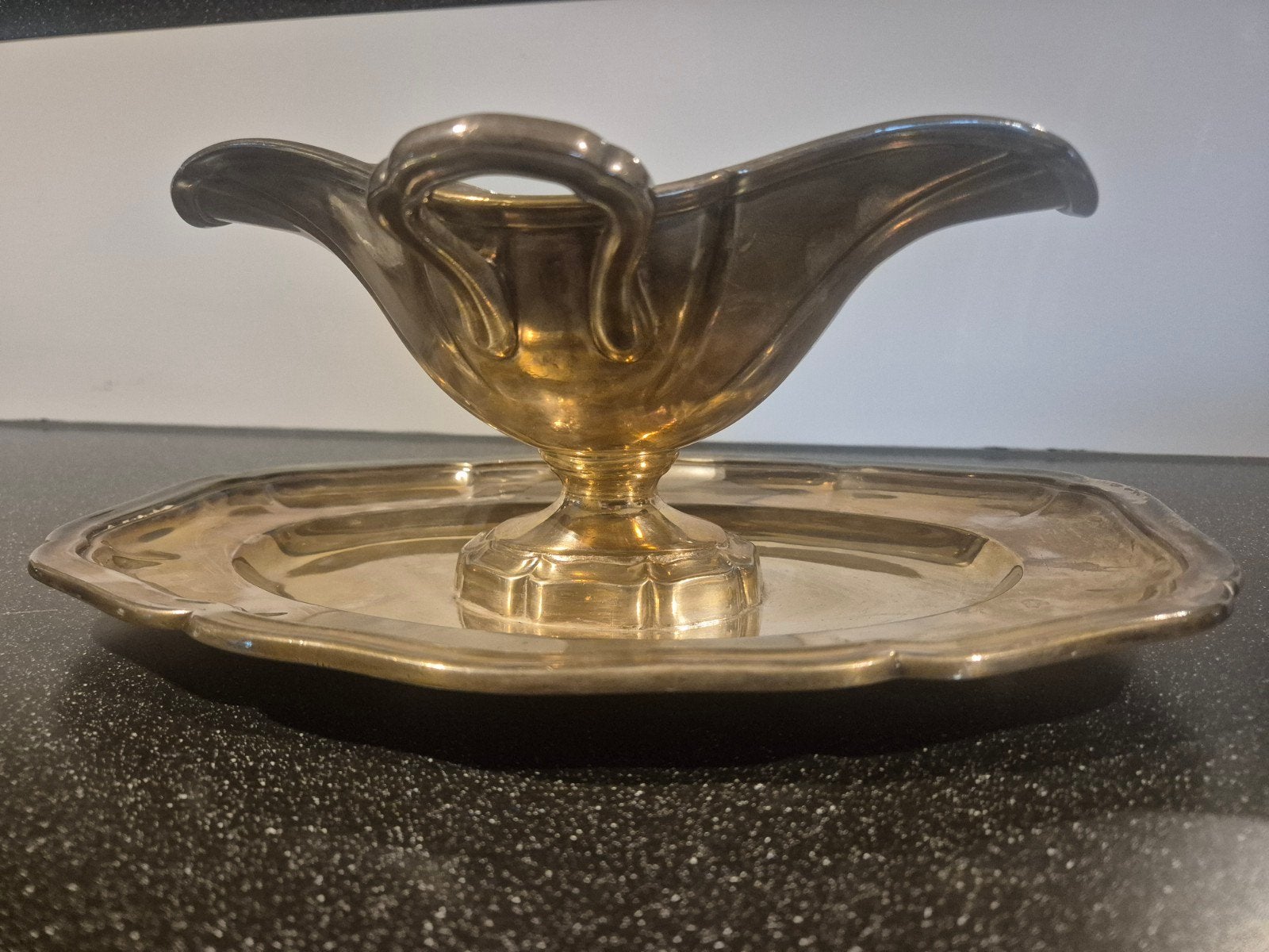 Saucière ancienne sur dormant Wiskemann en métal argenté, Enlèvement, Argent